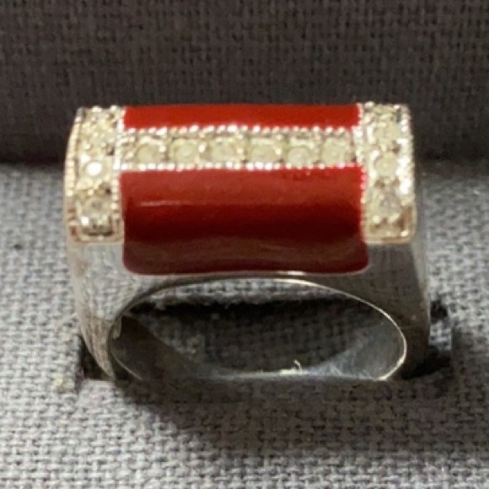 Vtg unisex Silver band ring w/ crystals & red trim size 8